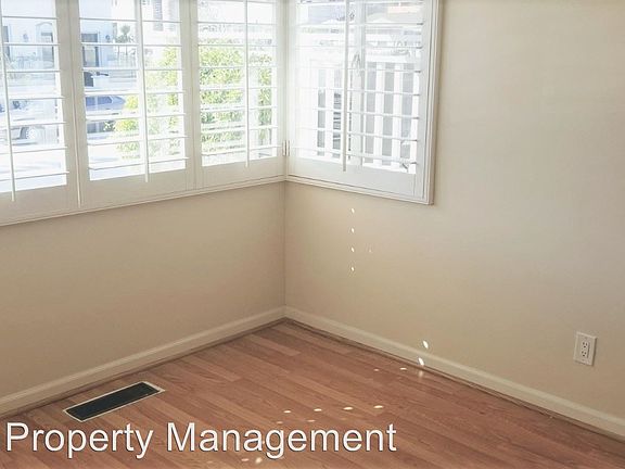 5th image of 222 Marguerite Ave #A