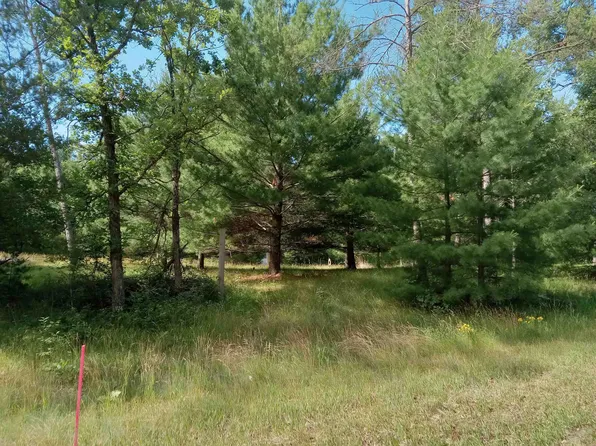 1673 Campfire Rd, Nekoosa, WI 54457