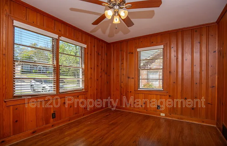 1514 Hilton Ave — Photo 11
