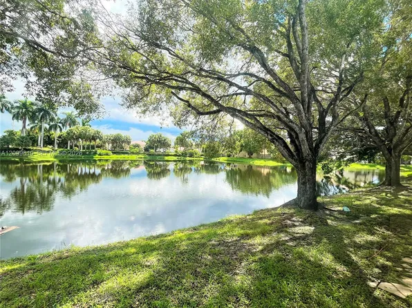 153 Lakeview Dr APT 103, Fort Lauderdale, FL 33326