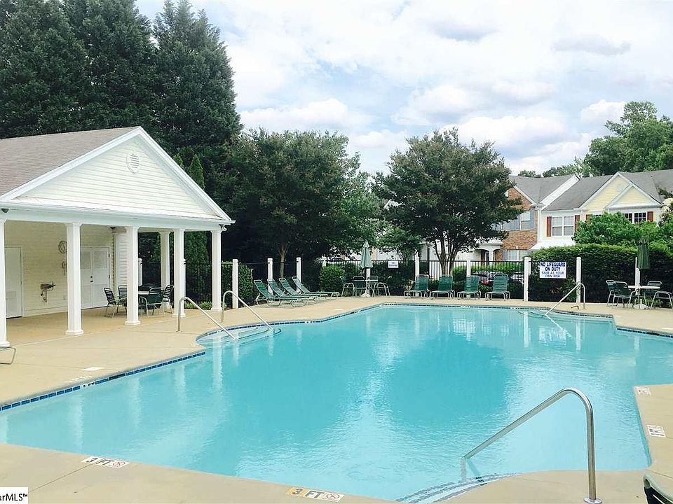 2nd image of 210 Braelock Dr