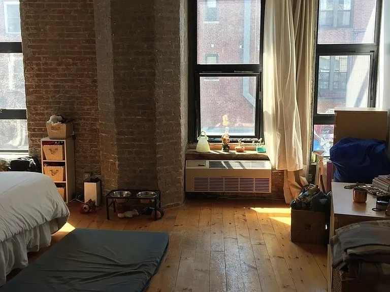 300 Graham Ave #2F — Photo 15