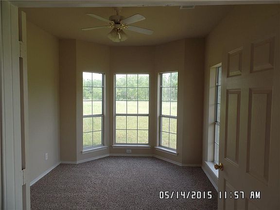 3rd image of 523 Fox Ln