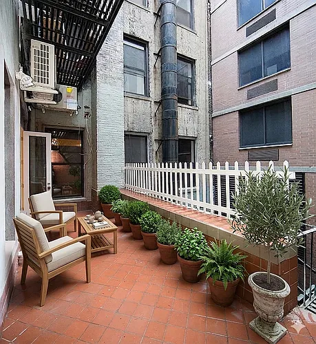 350 3rd Ave #1A Photo 1