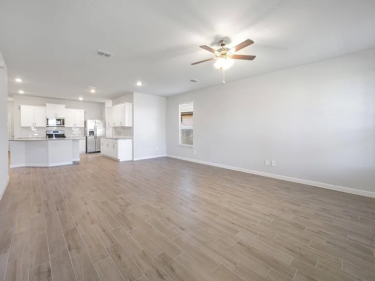 1208 Patti Ln — Photo 5