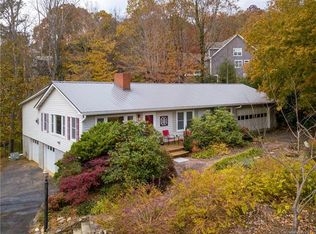 90 Gibson Rd, Asheville, NC 28804