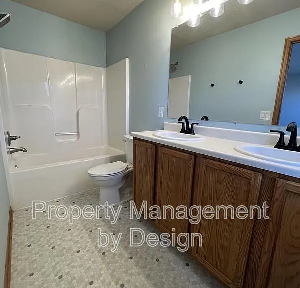 1005 NE Kamies Ln #1 — Photo 6