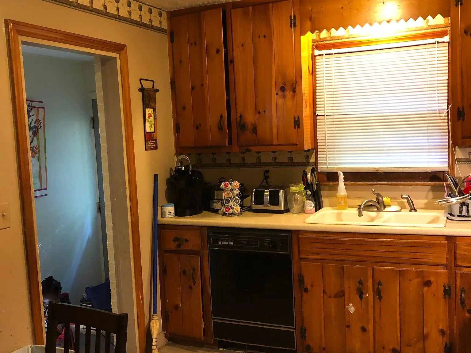 3 bed, 1104 sqft, $1,300 — Photo 4