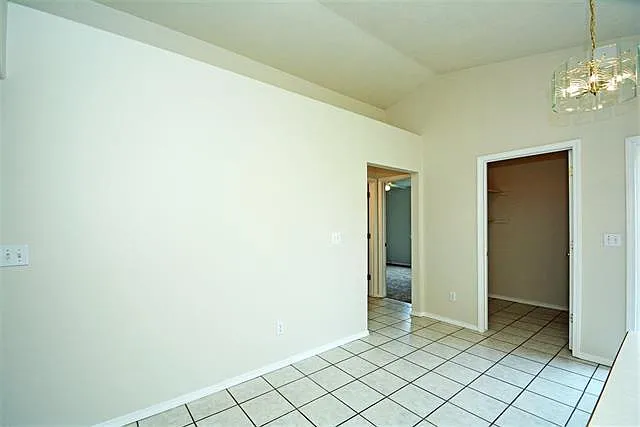 31 N State St — Photo 15