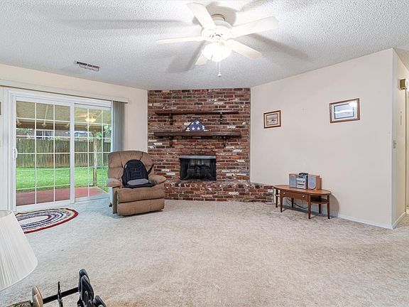 3rd image of 1781 N Creek Ct