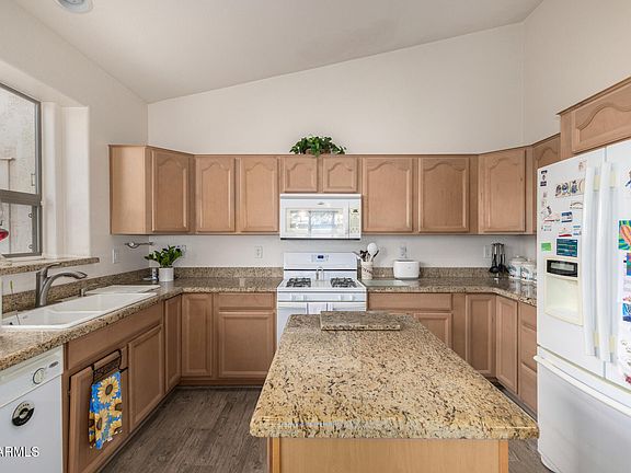 5th image of 18186 W CONTINENTAL Parkway