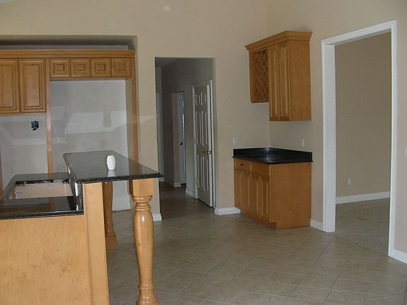 5th image of 16415 Applewood Ct