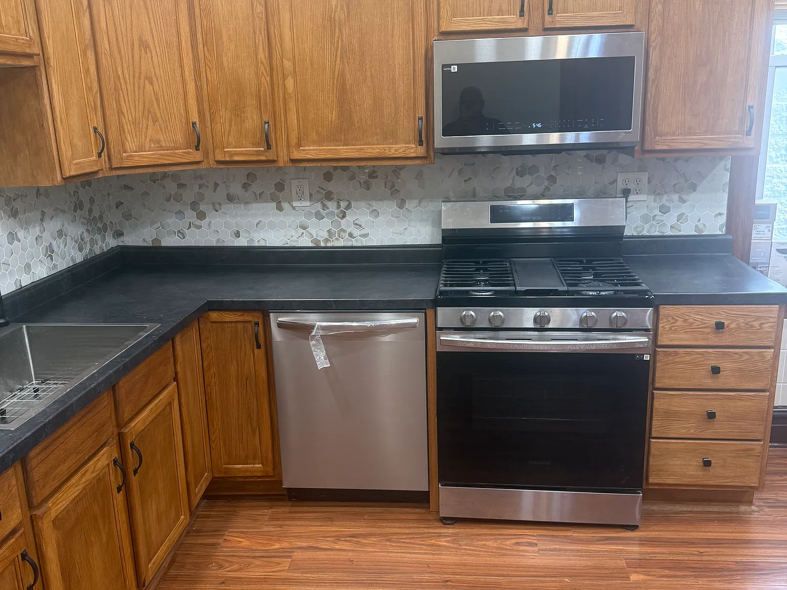 1 bed, 800 sqft, $2,500 — Photo 3