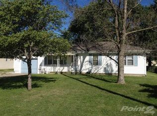 805 N 9th St, Wathena, KS 66090