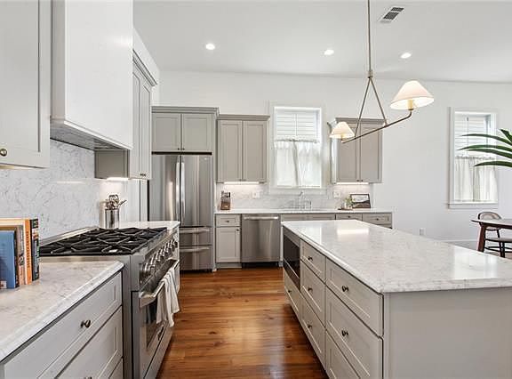 3rd image of 3801 Annunciation St