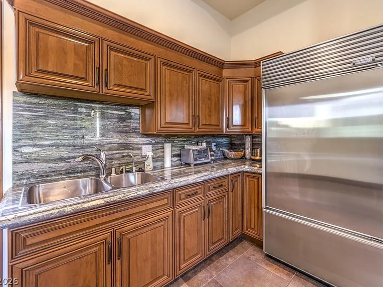 2780 El Camino Rd — Photo 67