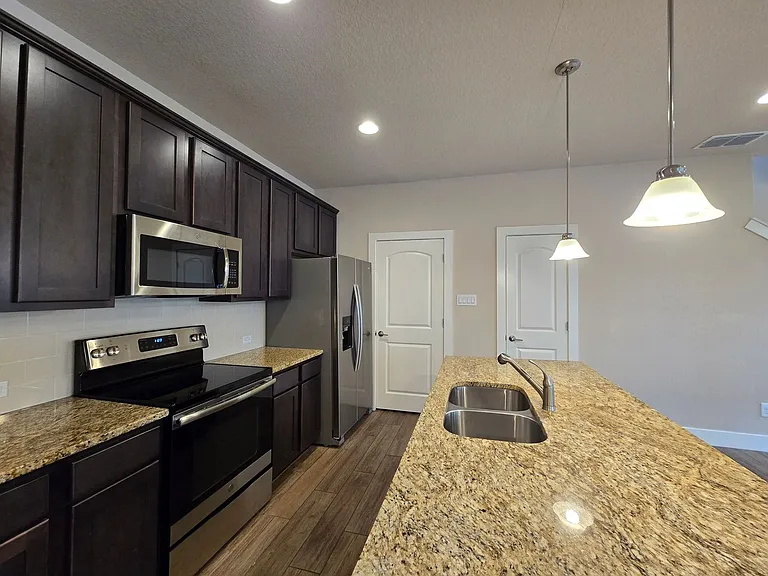 750 Milestone Park — Photo 8