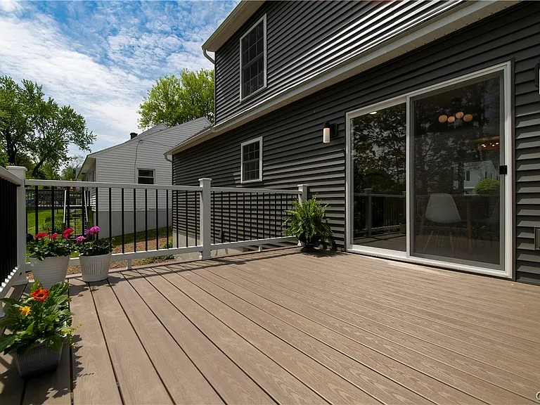 8 Terrace Hill Dr — Photo 4