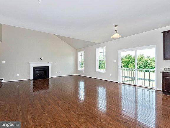 4th image of 108 Ports Cir