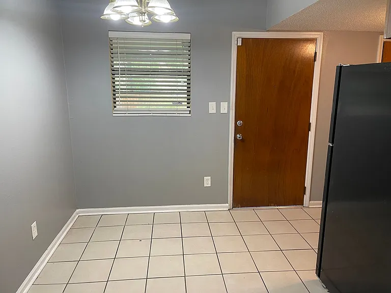 1413 Pullen Rd #E — Photo 11
