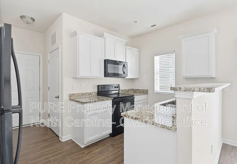 6008 Vista Woods Ln — Photo 4