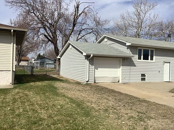 2nd image of 2524 W 4th St