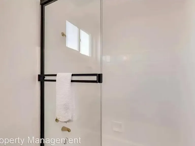 3824 Overland Ave #9 — Photo 8