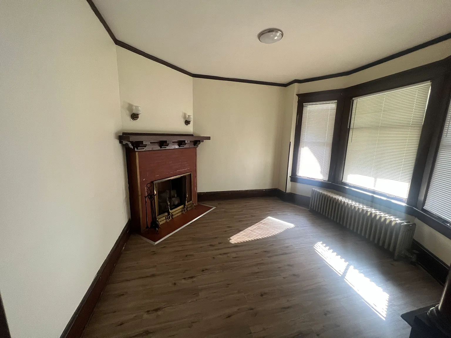 3 bed, 1100 sqft, $1,495 — Photo 2