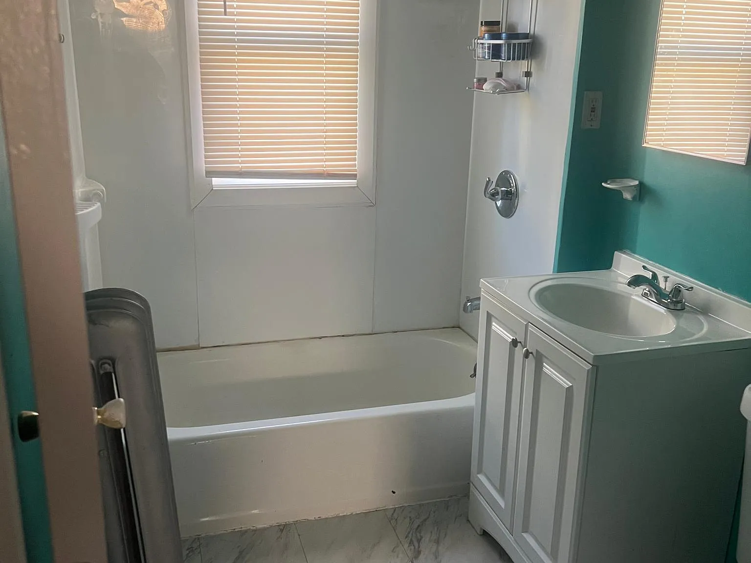 3 bed, $2,100 — Photo 2
