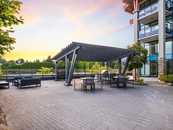 1210 E 27th St #1203, North Vancouver, BC V7J 0C5