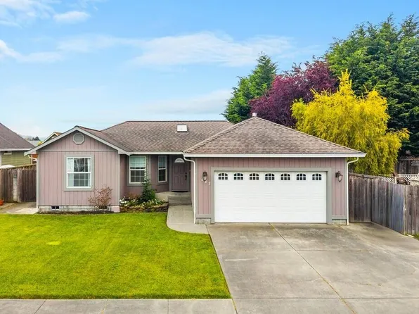 482 Berry Creek Ave, Fortuna, CA 95540