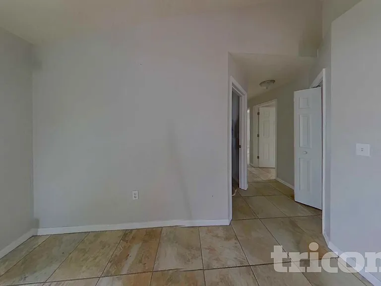 400 Cocoa Ct — Photo 6