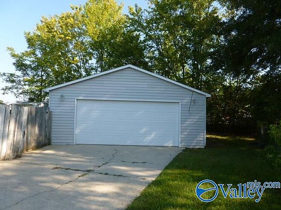 4th image of 6608 Cannon Ave