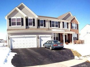 626 N Silver Leaf Ln, Round Lake, IL 60073