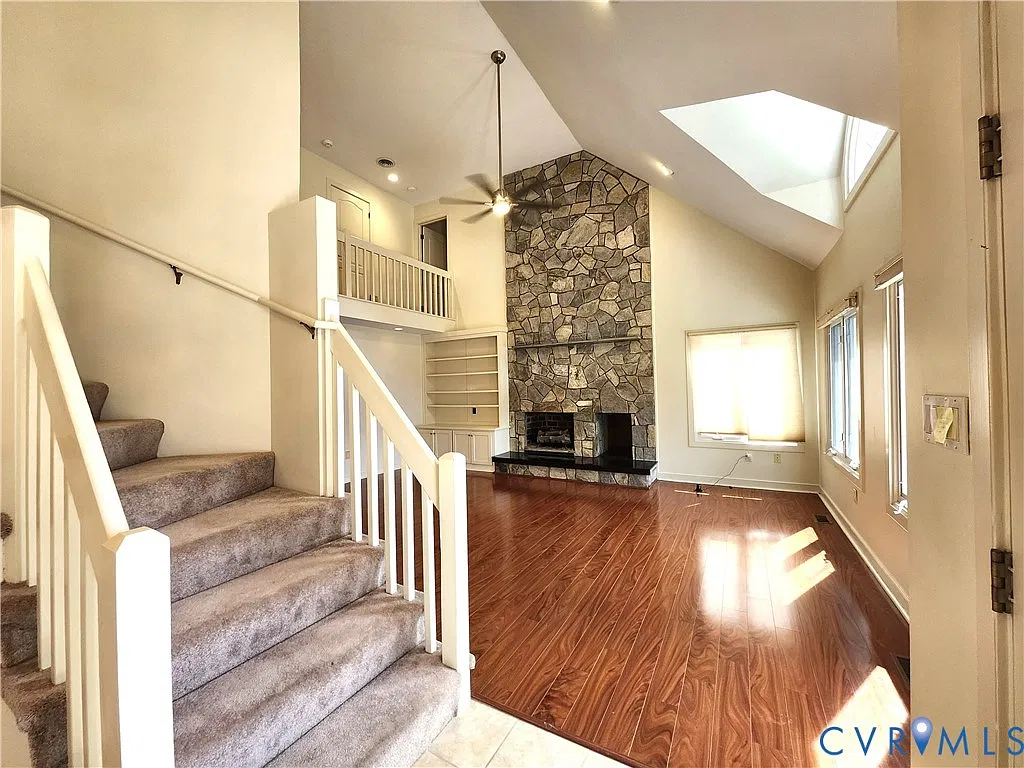 4 bed, 3.5 bath, 3242 sqft, $3,500 — Photo 2