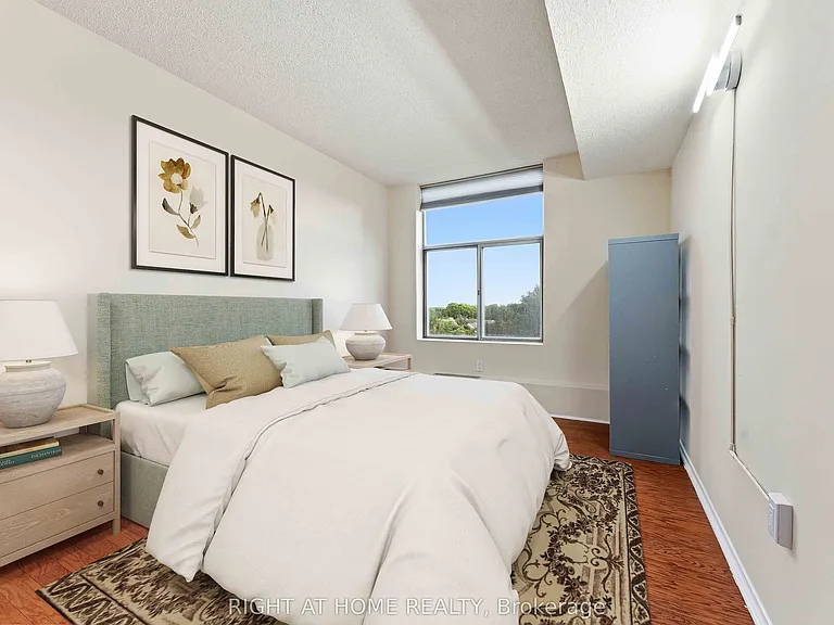 2759 Carousel Cres #911 — Photo 38