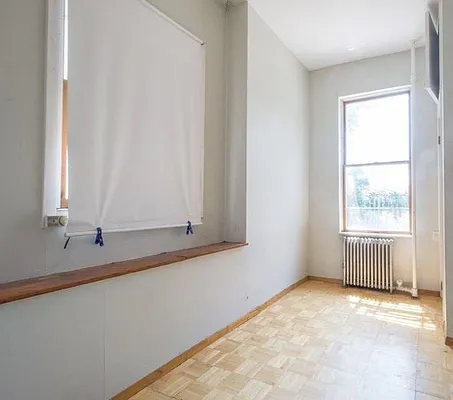 Rented by Nooklyn NYC LLC | media 53