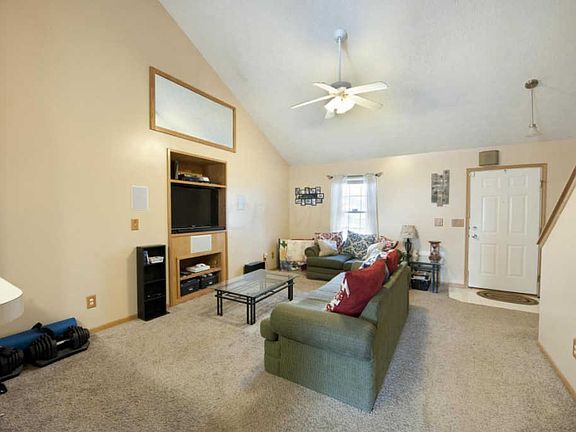 5th image of 452 Jonathon Dayton Way
