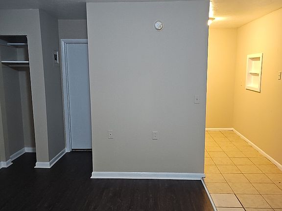 3rd image of 5312 Milner Rd