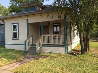 312 W 3rd St, Taylor, TX 76574