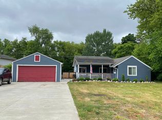 2851 Watkins Lake Rd, Waterford, MI 48328