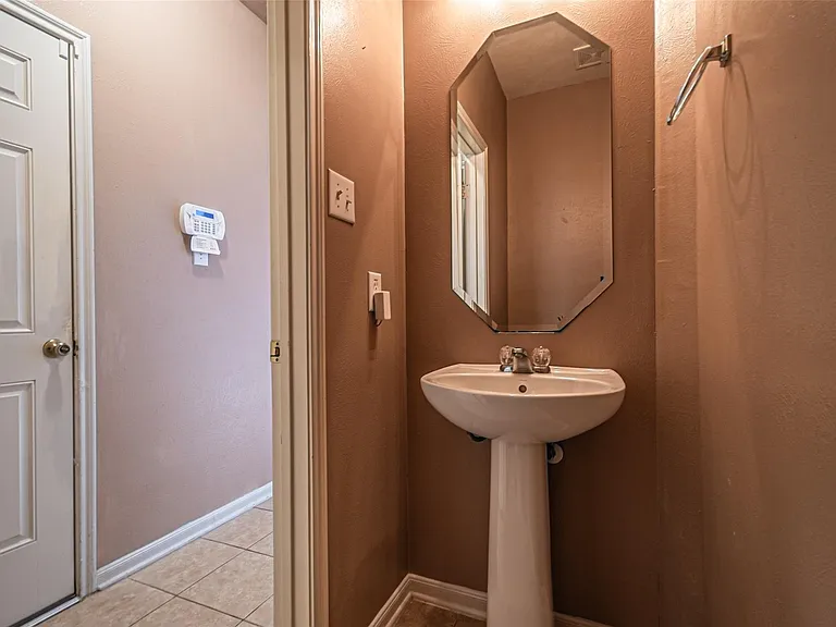 7431 Riven Oaks Ct — Photo 8