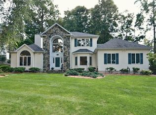 18 Phyllis Pl, Randolph, NJ 07869
