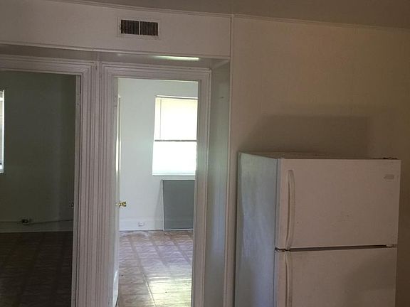 4th image of 717 Woodlynne Ave #B