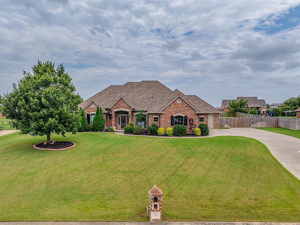 1st image of 718 Silver Chase Dr