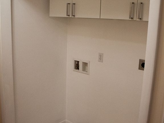 Electric laundry hook up