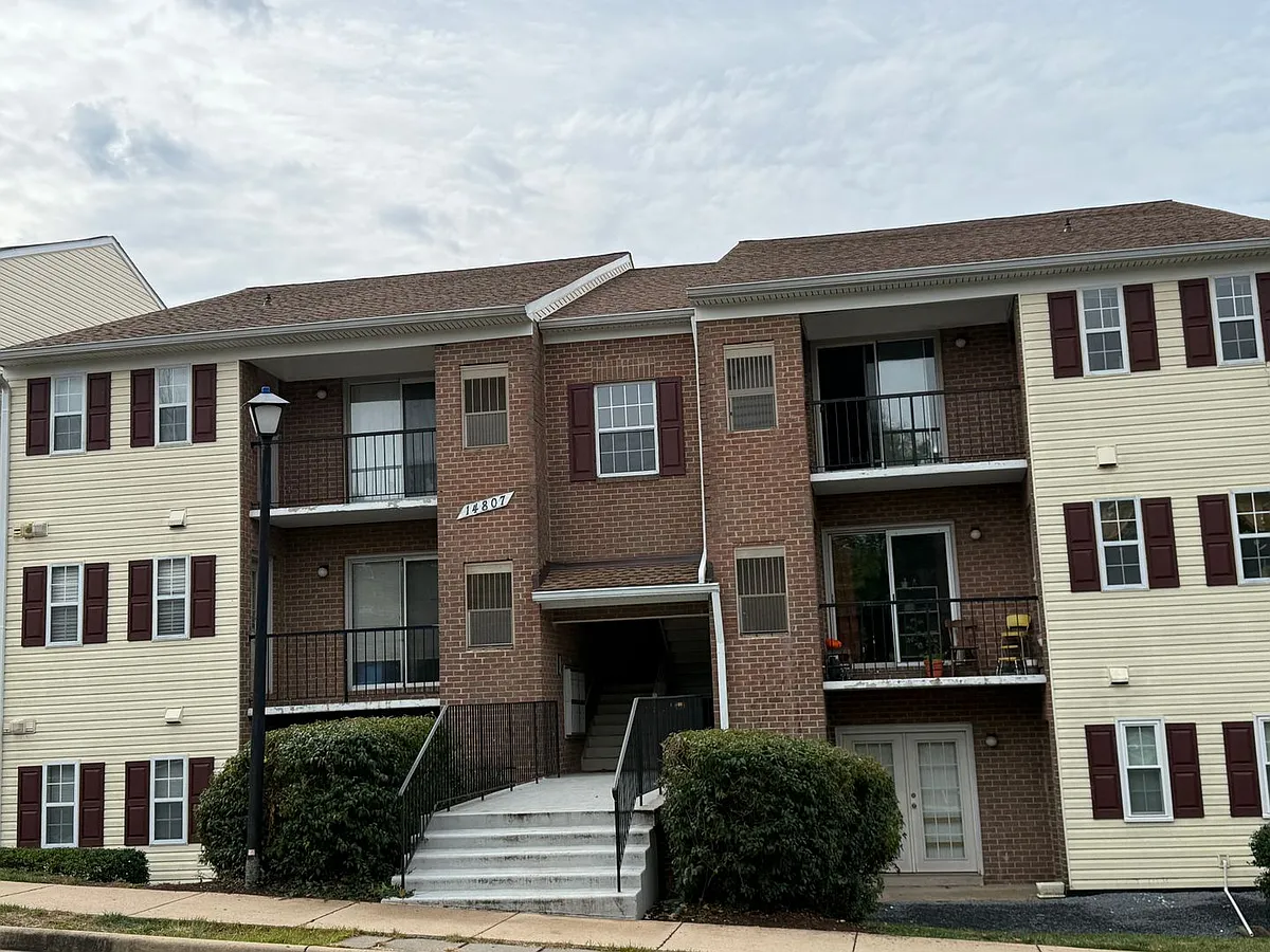 Photo 1 of 18 - 14807 Rydell Rd #B1 - Centreville, VA Primary Photo - 14807 Rydell Rd #B1