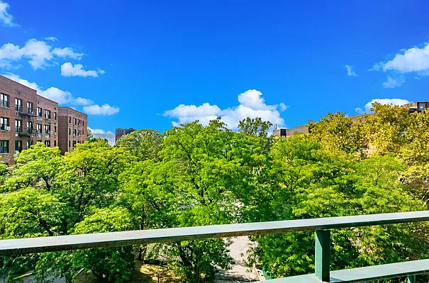 Sold by Brown Harris Stevens | media 19