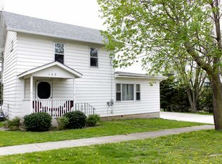 146 S View St, Hinckley, IL 60520
