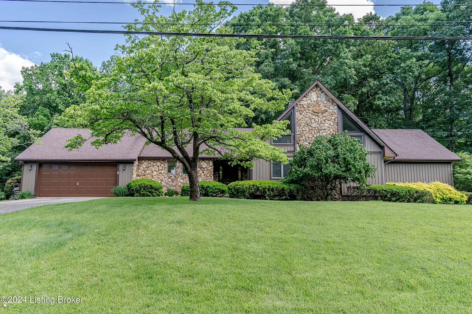 432 Lakeshore Pkwy photo 1